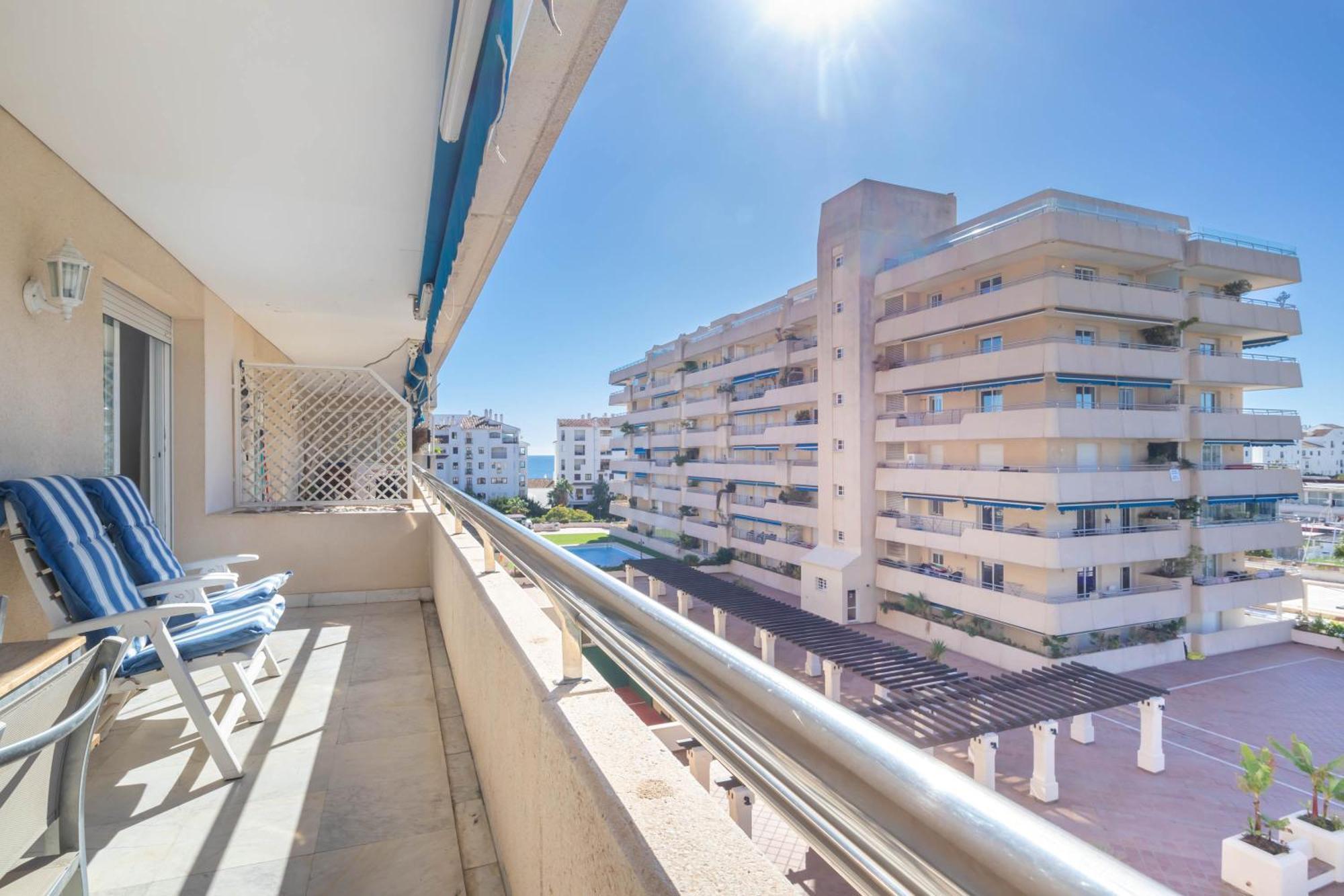 Marina Banus L Apartament